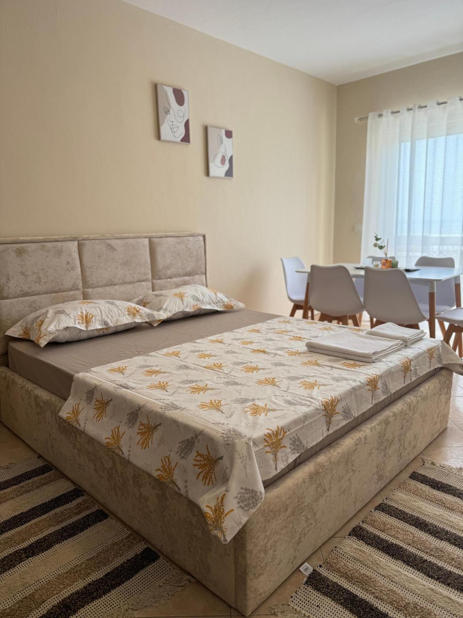 Sea & Gardenview Apartments Durres Bagian luar foto