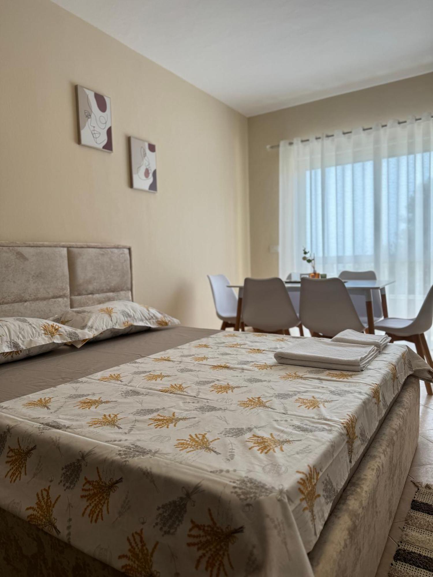 Sea & Gardenview Apartments Durres Bagian luar foto