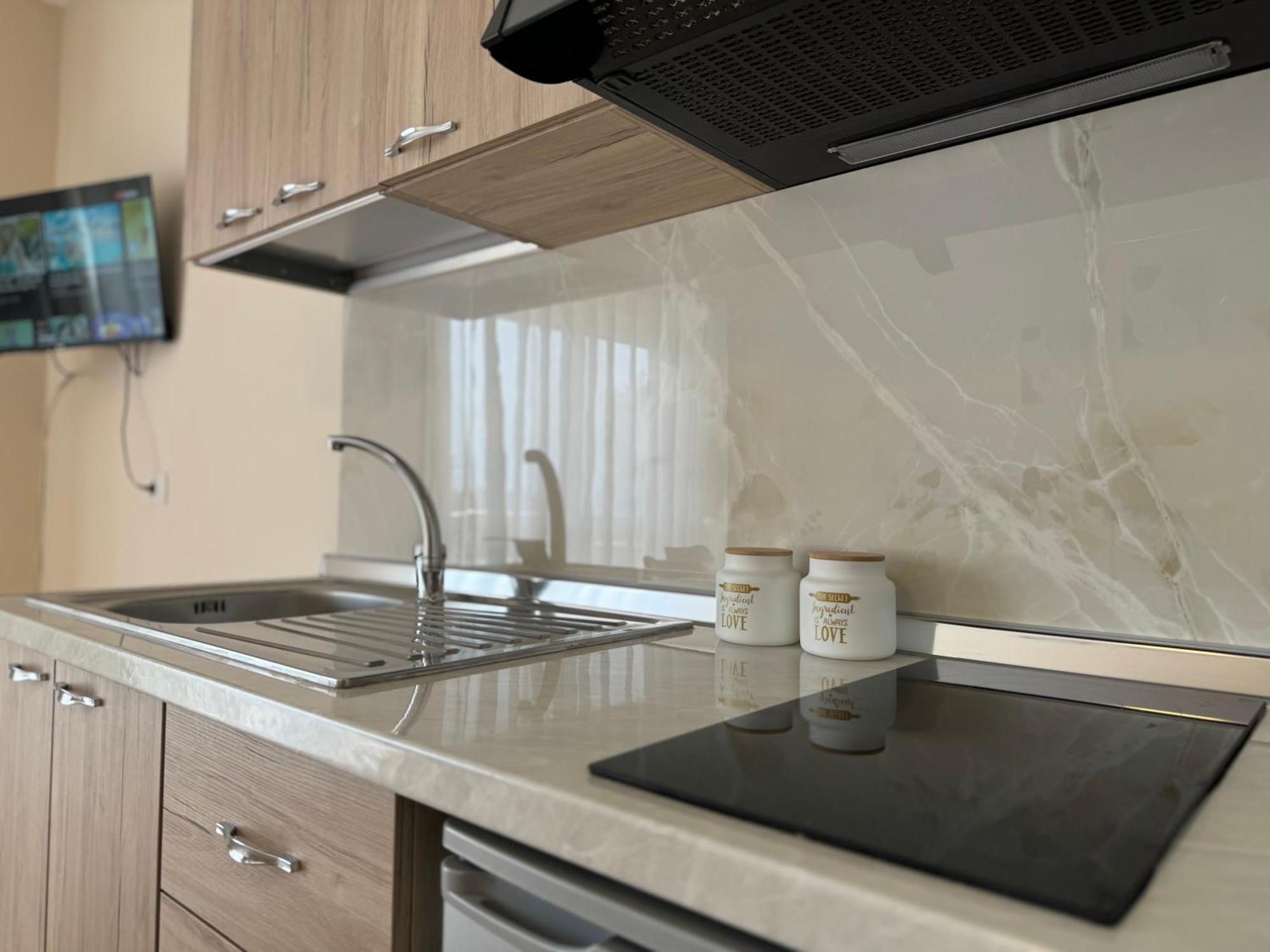 Sea & Gardenview Apartments Durres Bagian luar foto