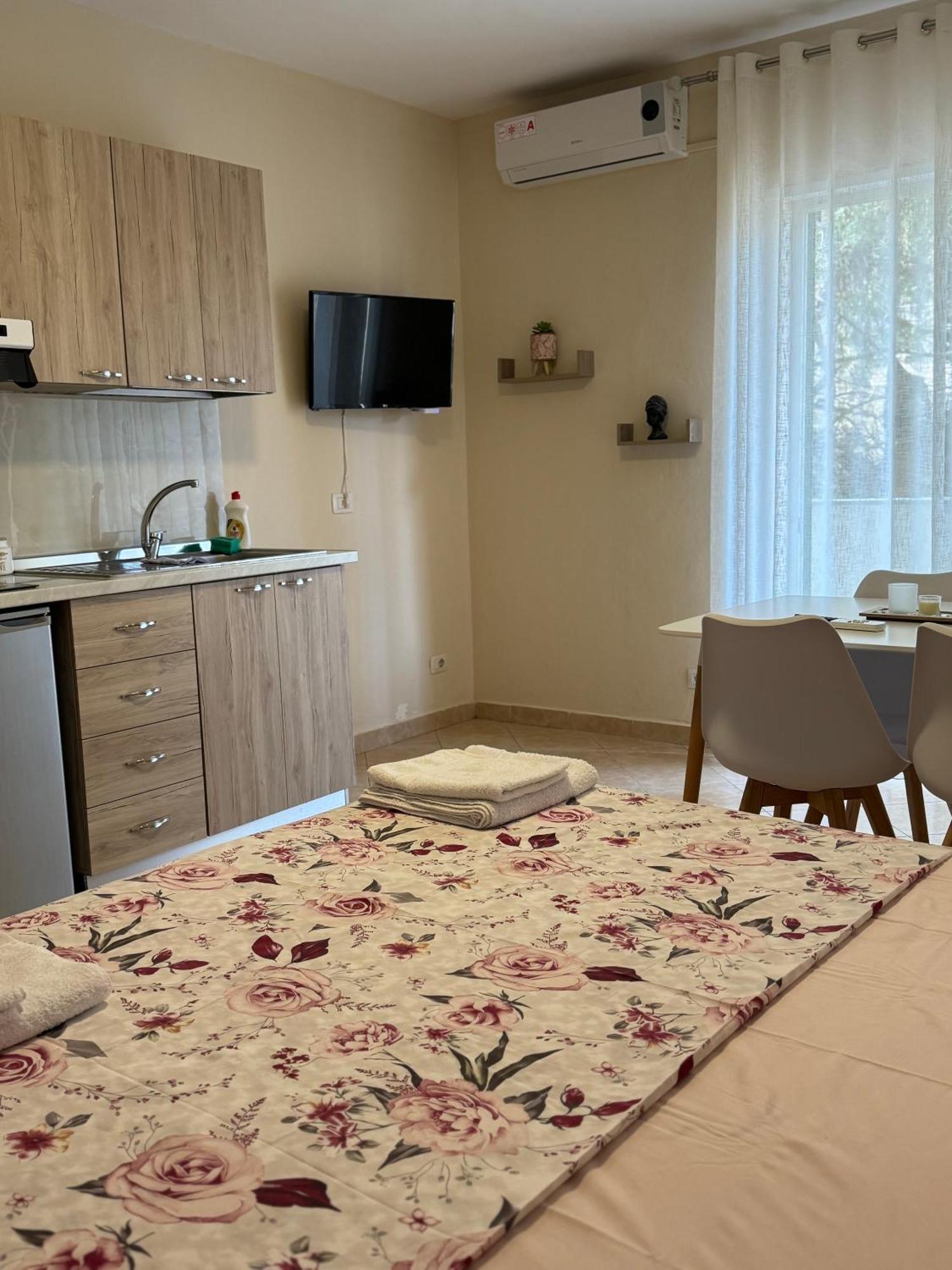 Sea & Gardenview Apartments Durres Bagian luar foto