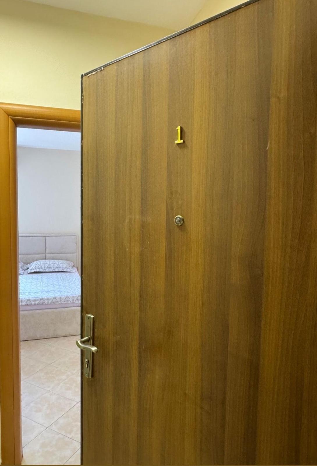 Sea & Gardenview Apartments Durres Bagian luar foto