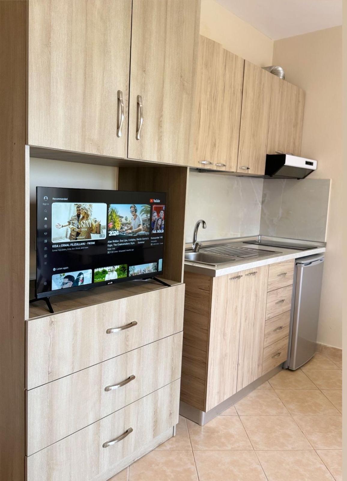 Sea & Gardenview Apartments Durres Bagian luar foto